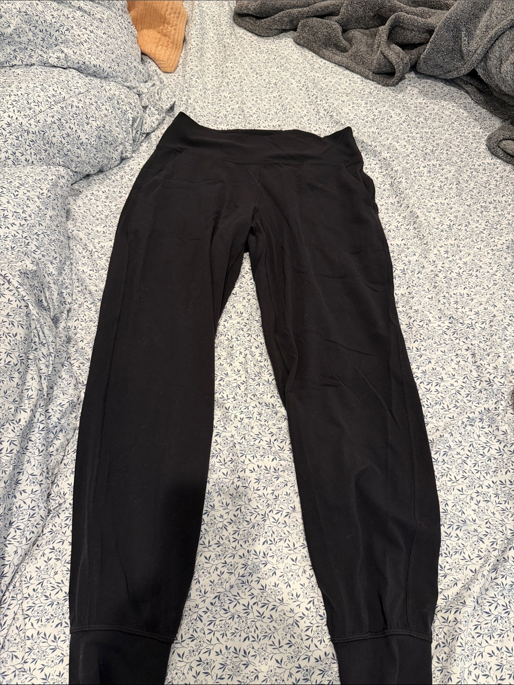 Women's Lululemon Black High-Rise Stretch Jogger Pants